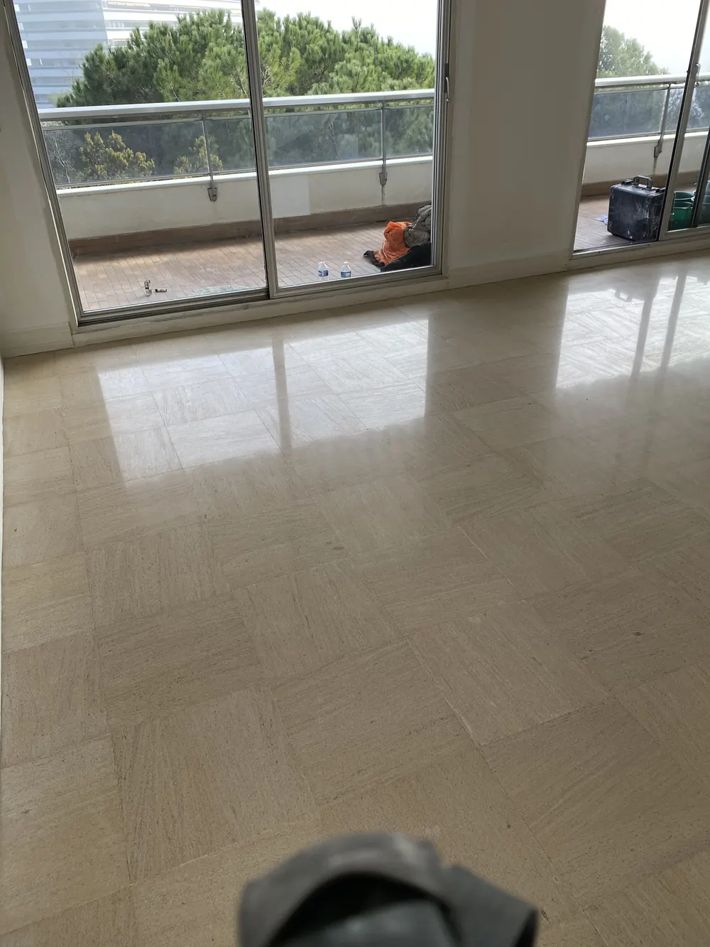 Séjour lumineux après rénovation